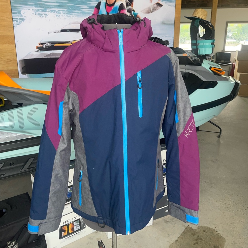 Brand new with tags. Clearing out last year’s inventory.